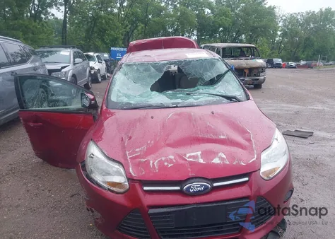 2014 Ford Focus Se z USA, uszkodzony, nr VIN 1FADP3F2XEL371136